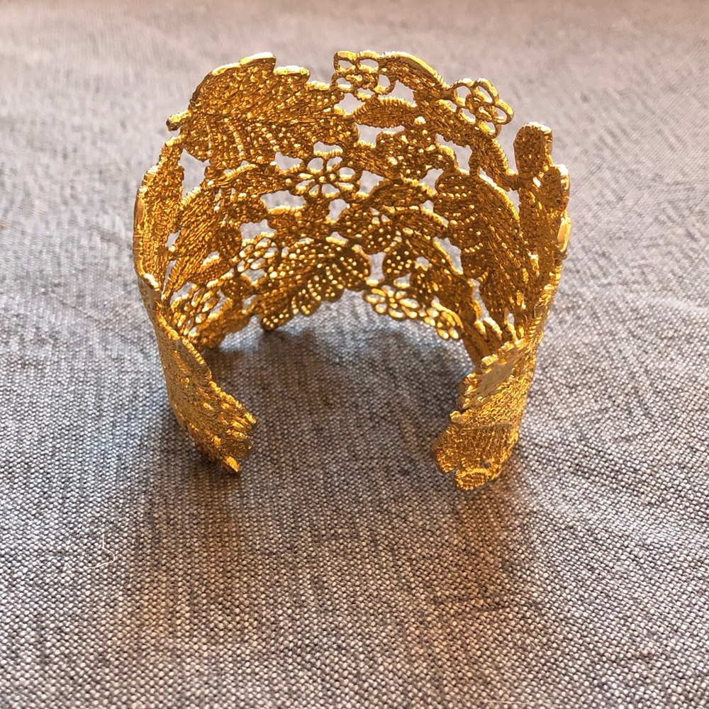 Gold Cuff - Picture 4 of 5
